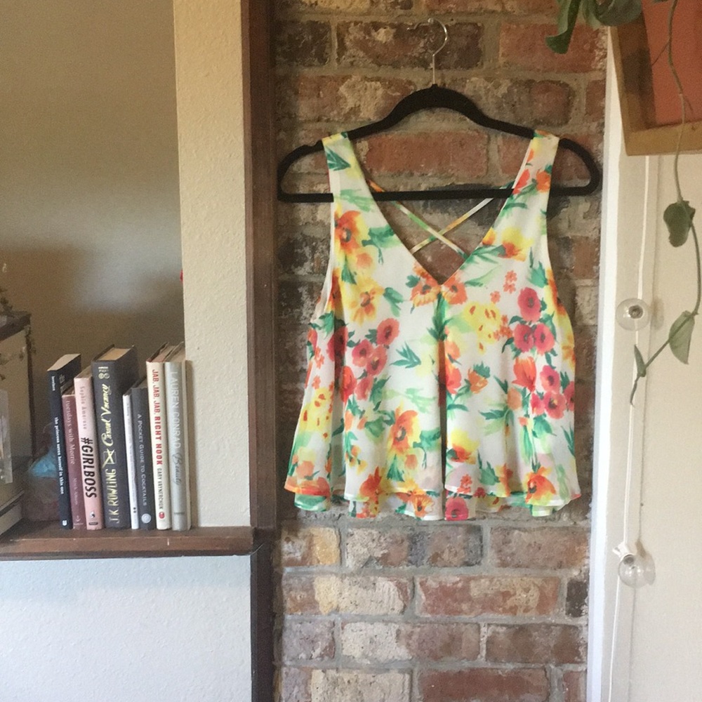 Floral crop top // Size large